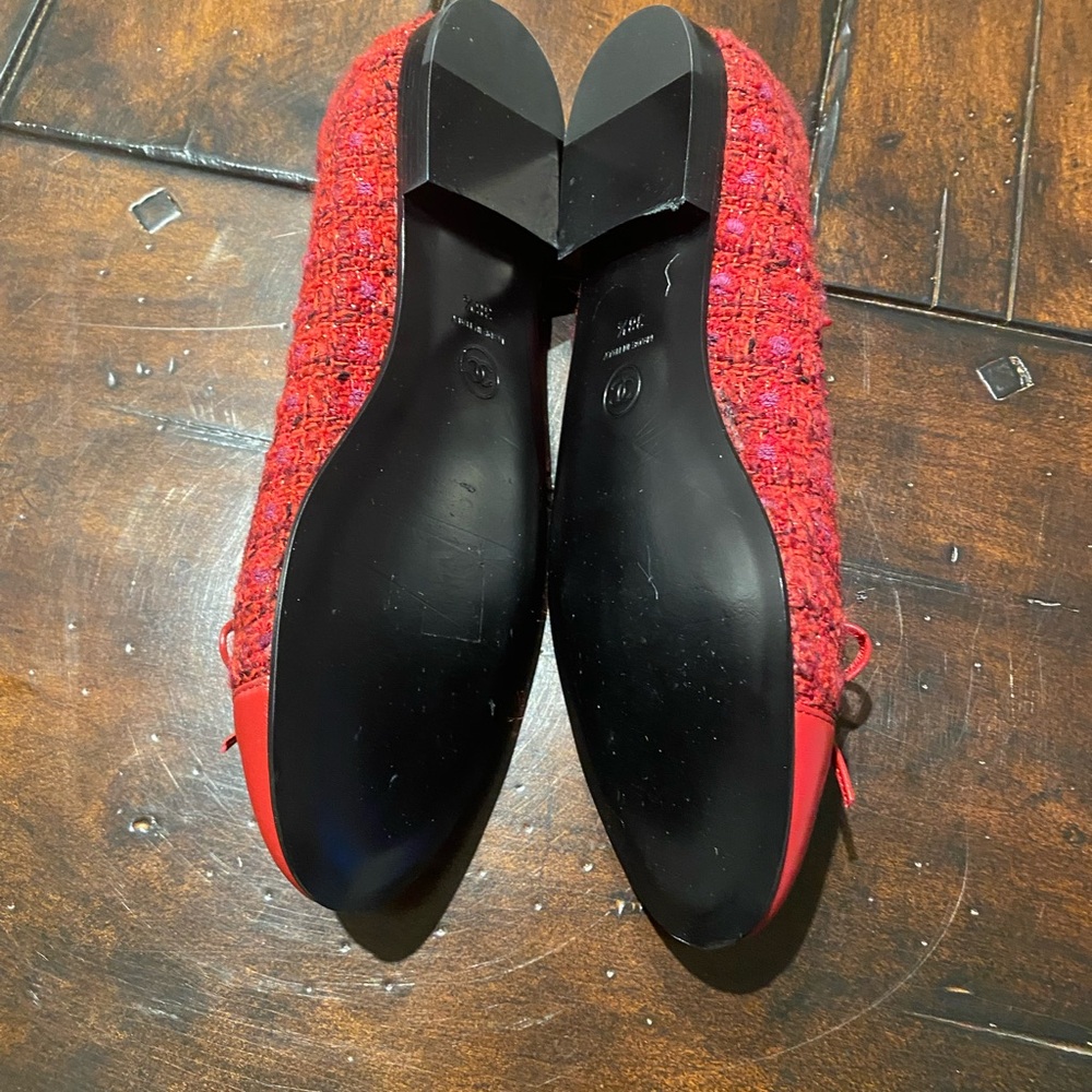 CHANEL Red Tweed Flats with Bow, Like New, Rare, Size 38.5 - Picture 3 of 4